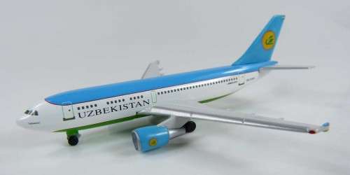 Airbus A310-300 Uzbekistan Airways - 1/500 Scale (HW512527)(Herpa)