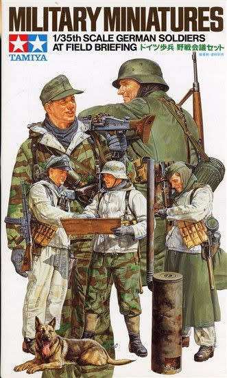 German Soldiers at Field Briefing - 1/35 Scale (Tamiya 35212)