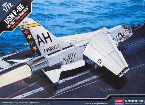 LTV F-8E Crusader - 1/72 Scale (ACAD12521)(Academy)