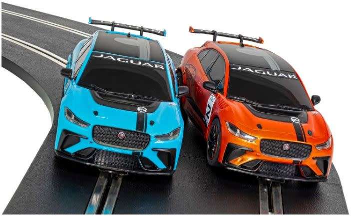 I-Pace Challenge (2 x Jaguar I- Pace) -1/32 Scale (Scalextric SCAC1401P)