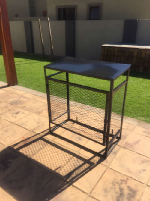 Double 19kg gas cylinder cages