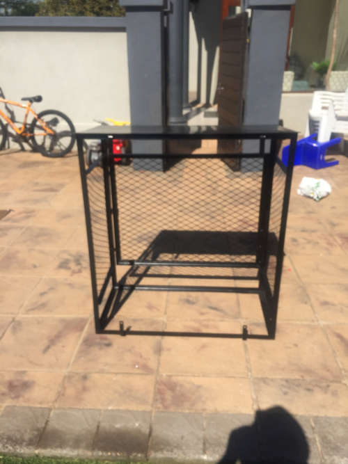 Double 19kg gas cylinder cages