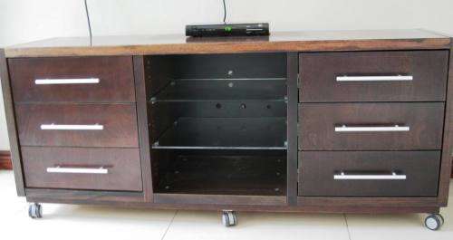 TV CABINET IN VERY GOOD CONDITION (147cm)