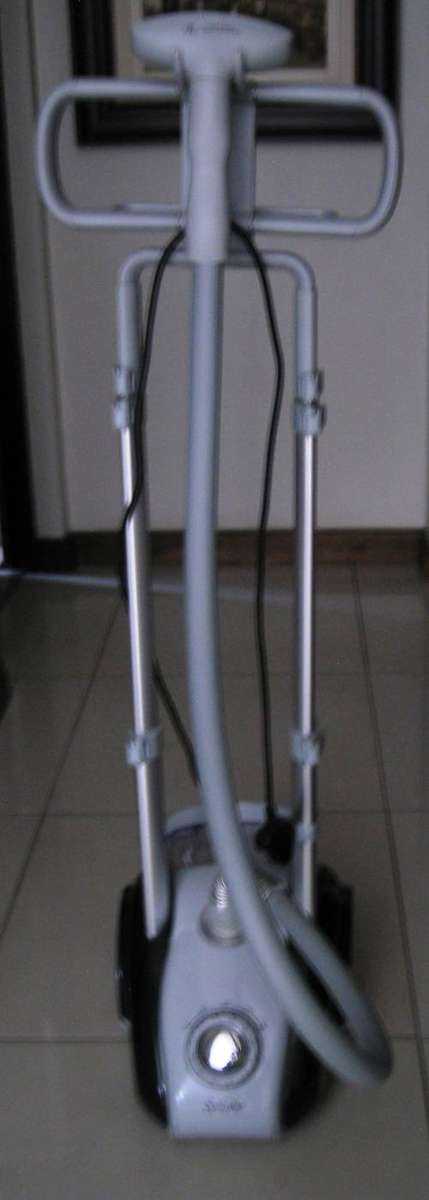 Garment Steamer GS41-BJ White&Grey - never been used