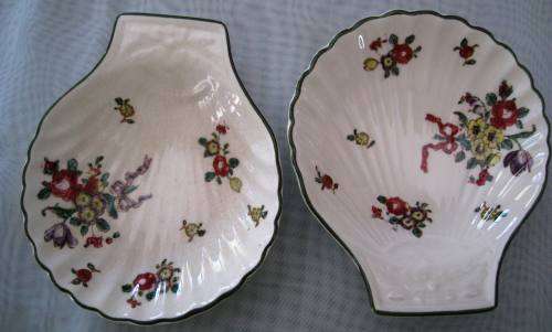 ROYAL DOULTON `OLD LEEDS SPRAYS` 2 X SMALL (11cm) SHELL SHAPED DISHES