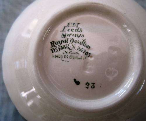 ROYAL DOULTON `OLD LEEDS SPRAYS` 2 X SMALL (11cm) SHELL SHAPED DISHES