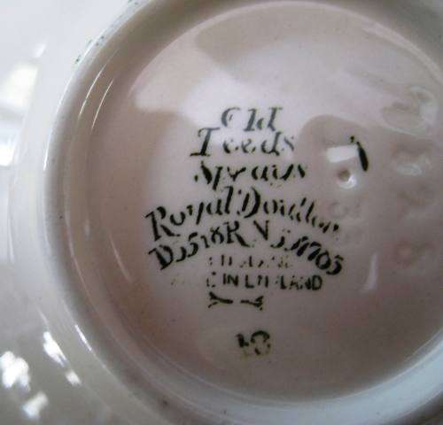 ROYAL DOULTON `OLD LEEDS SPRAYS` 2 X SMALL (11cm) SHELL SHAPED DISHES