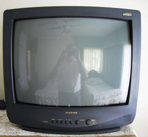 SAMSUNG 63 cm Colour TV Set