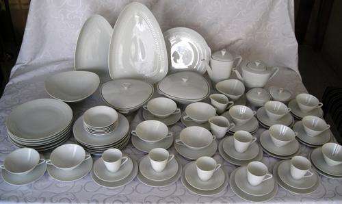 Hutschenreuther: Apart: 6 Set Dinner, Tea & Coffee Sets: 83 Pieces