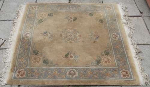 STUNNING GOLD COLOUR CHINESE RUG