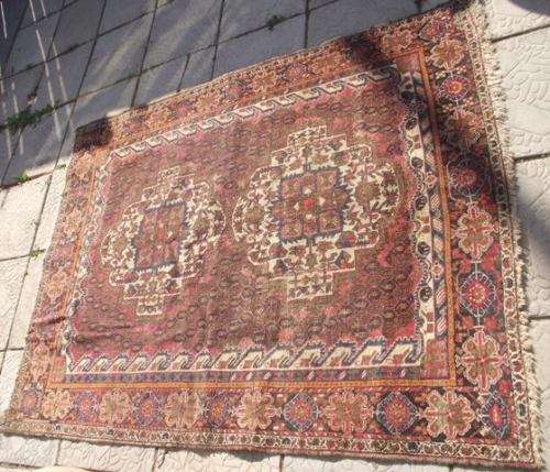 STUNNING VINTAGE HANDMADE PERSIAN CARPET