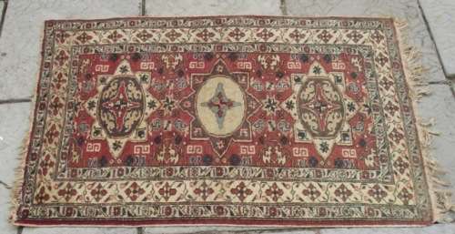 STUNNING VINTAGE  HANDMADE PERSIAN CARPET 110 X 76 cm