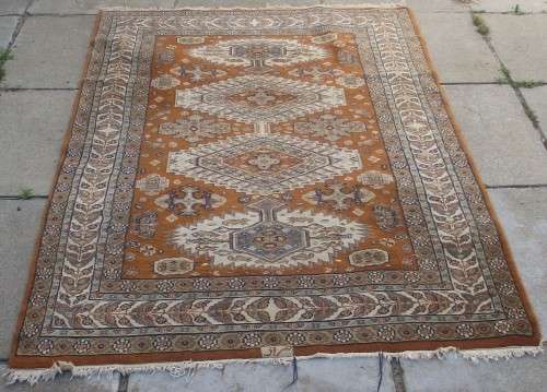 HAND WOVEN PERSIAN RUG