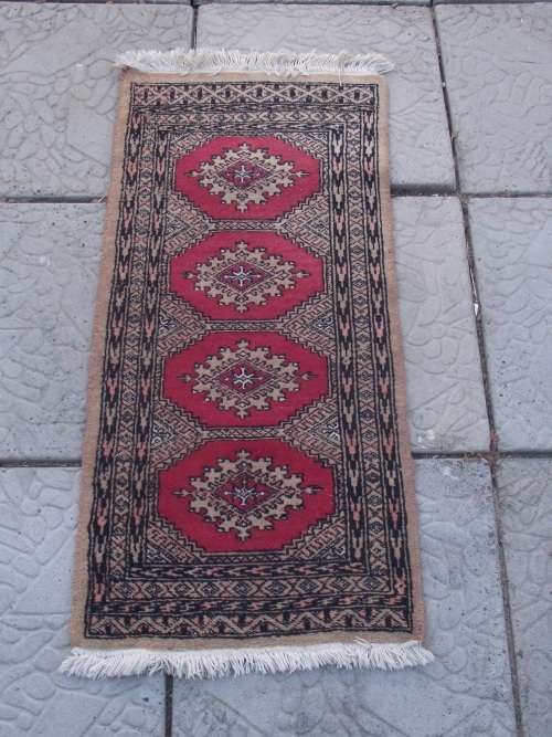 HAND WOVEN PERSIAN RUG