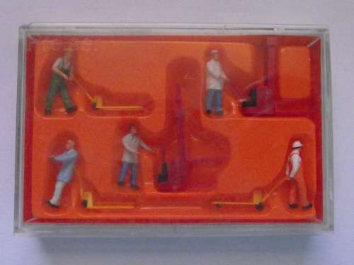 PREISER HO 1:87 STOCK WORKERS,FORK LIFTS