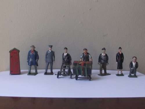 7 X LEAD CAST RAIL FIGURES + ACCESSORIES ( HORNBY )