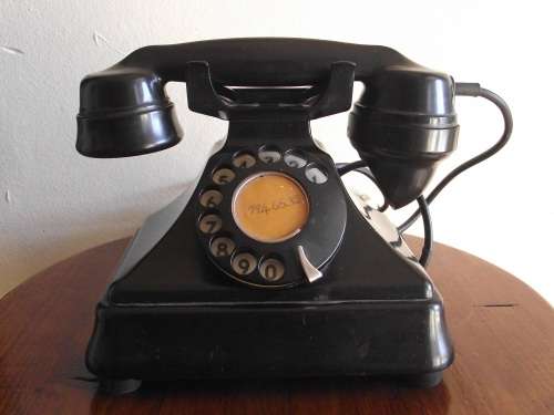 VINTAGE SIEMENS BROTHERS BRITISH  ( PTY ) LTD JOHANNESBURG BAKELITE DESK TOP PHONE