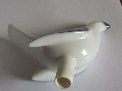 STUNNING VINTAGE ROYAL WORCESTER FINE PORCELAIN 2 PIECE BLUE AND WHITE PIE BIRD