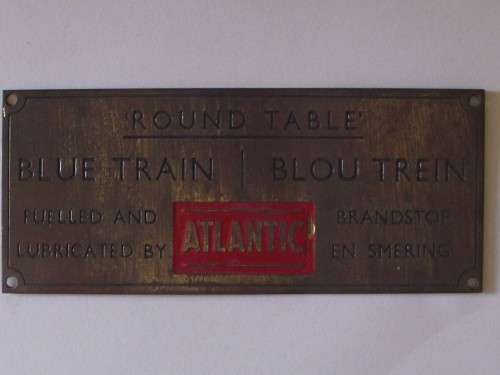BRASS PLAQUE ROUND TABLE / BLUE TRAIN