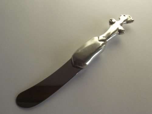 STUNNING CARROL BOYES MINI PATE KNIFE (PEWTER AND STAINLESS STEEL)-WOMAN COIL