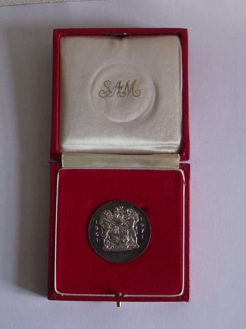 1961 - 1971 GROEI/GROWTH SILVER MEDALLION  #10 Year Commemorative Republic Medallion
