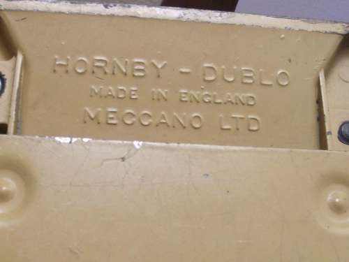 HORNBY DUBLO GATED LEVEL CROSSING