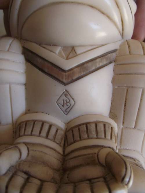 JOHN BICCARD FIGURINE ( WICKY )