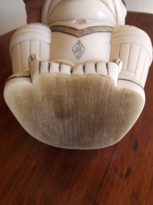 JOHN BICCARD FIGURINE ( WICKY )