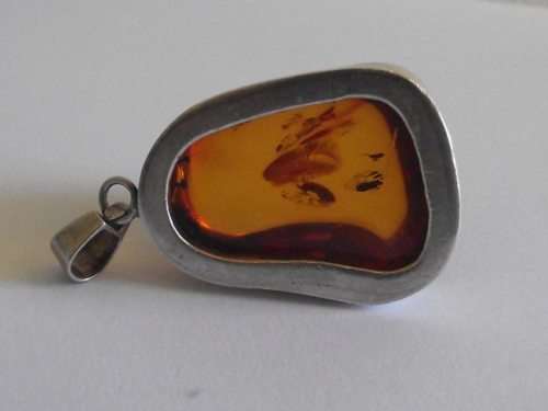 STUNNING CHUNKY STERLING SILVER AND AMBER PENDANT