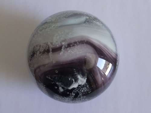 LARGE BEAUTIFUL ART GLASS PAPERWEIGHT WITH STUNNING SWIRLED DESIGN