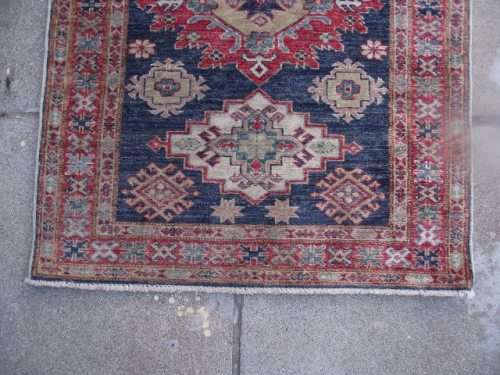 HAND WOVEN PERSIAN CARPET