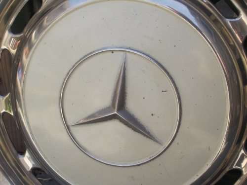 2 X VINTAGE MERCEDES BENZ WHEEL HUB CAPS