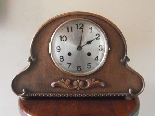 KIENZLE MANTEL CLOCK FOR SPARES OR REPAIR