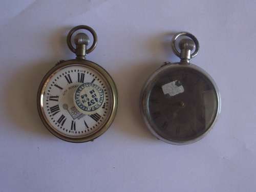 2 X VINTAGE MECHANICAL POCKET WATCHES FOR SPARES AND REPAIRS