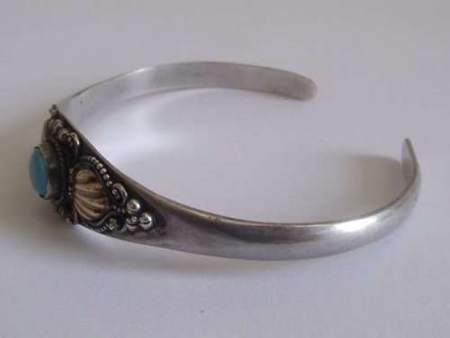 LOVELY STERLING SILVER AND TURQUOISE CUFF BANGLE WITH GOLD ACCENTS