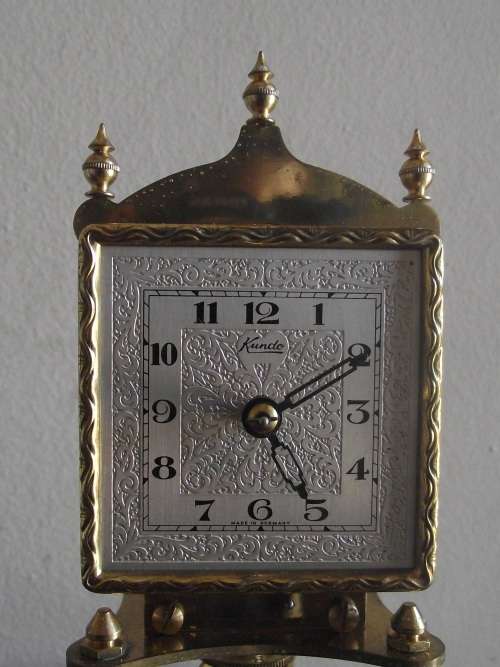 Kundo Square faced  Anniversary Clock