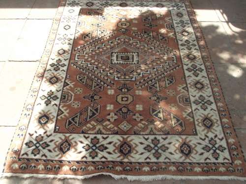 HAND WOVEN PERSIAN CARPET