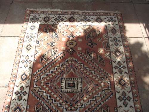 HAND WOVEN PERSIAN CARPET