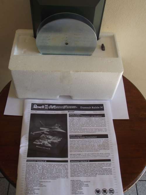 Revell Dassault Rafale M Magic Flight With Magnet Hover Technology --- 09100