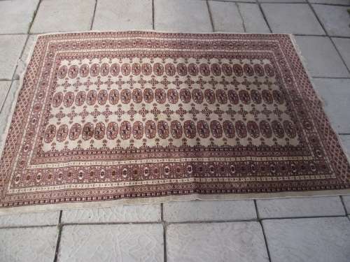 HAND WOVEN PERSIAN CARPET