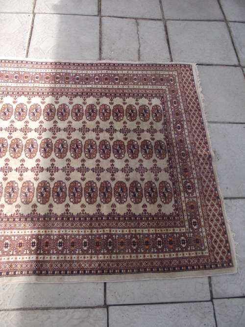 HAND WOVEN PERSIAN CARPET