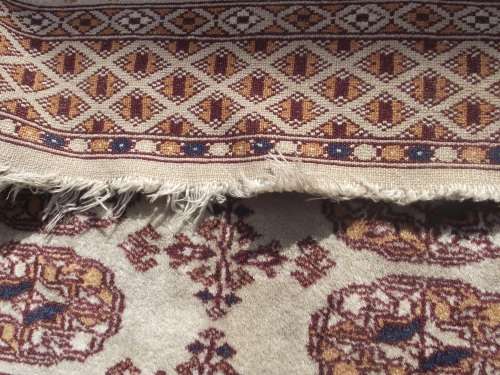 HAND WOVEN PERSIAN CARPET