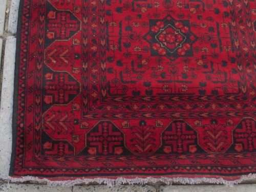 AMAZING HAND WOVEN PERSIAN CARPET