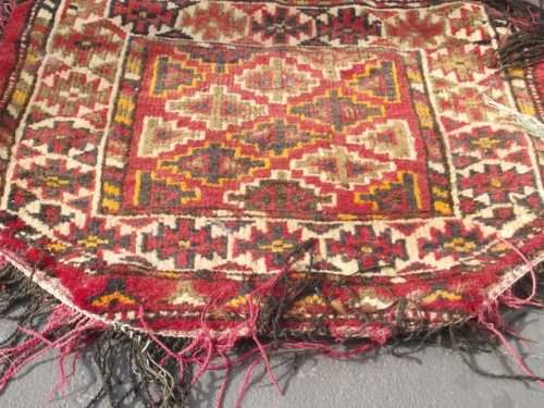 SMALL HAND WOVEN PERSIAN RUG