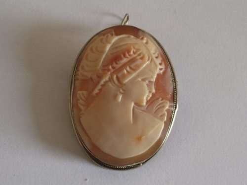 STUNNING VINTAGE "800" SILVER AND SHELL CAMEO BROOCH/PENDANT