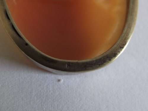 STUNNING VINTAGE "800" SILVER AND SHELL CAMEO BROOCH/PENDANT