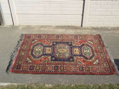 LOVELY HAND WOVEN PERSIAN CARPET