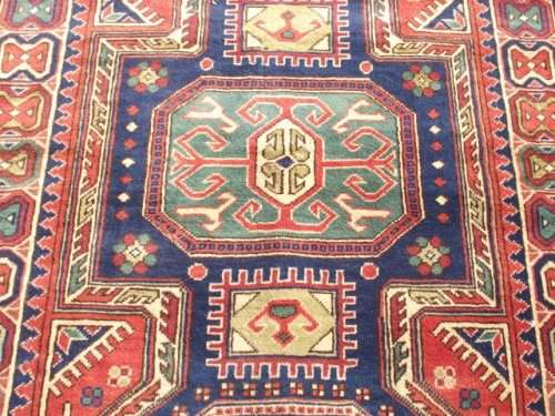LOVELY HAND WOVEN PERSIAN CARPET