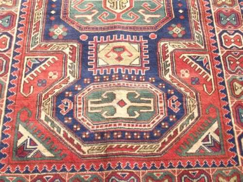 LOVELY HAND WOVEN PERSIAN CARPET