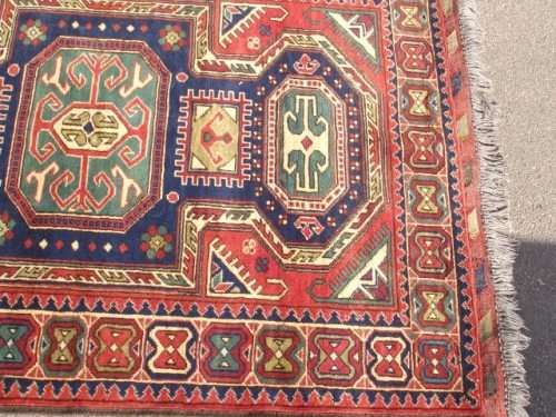 LOVELY HAND WOVEN PERSIAN CARPET